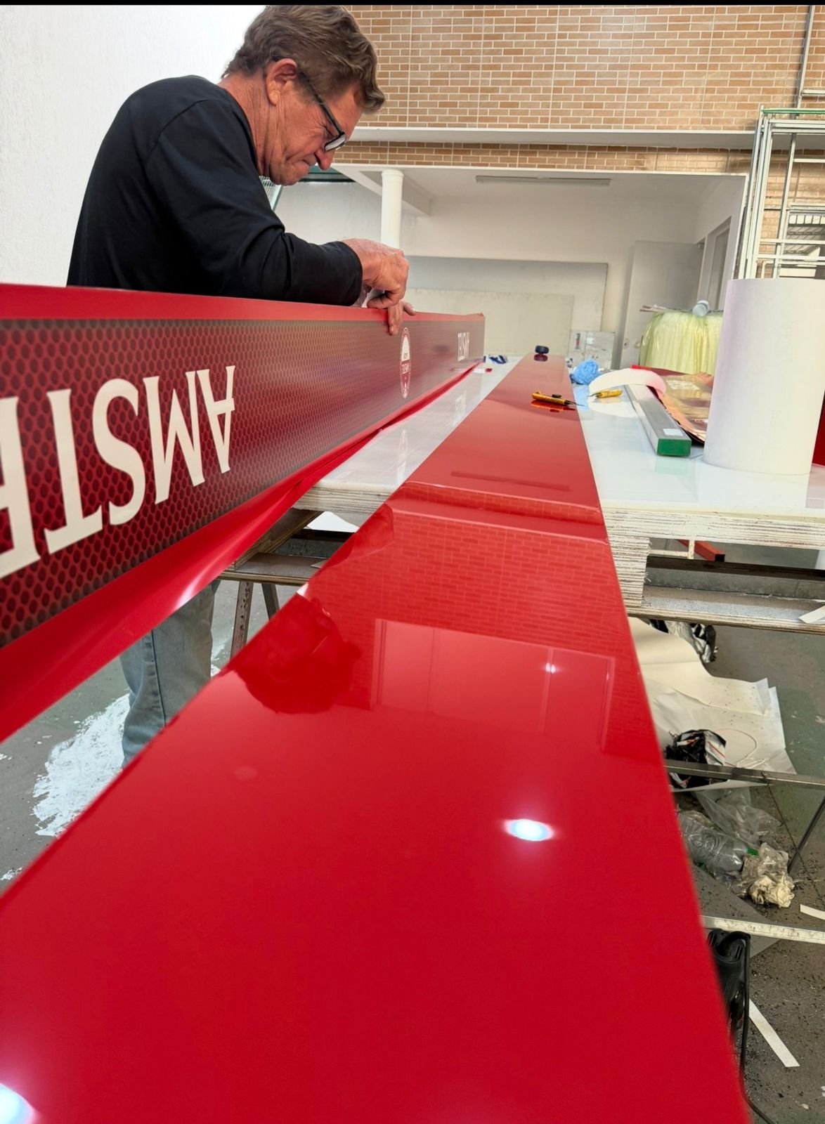 Pós-instalação com foto documental